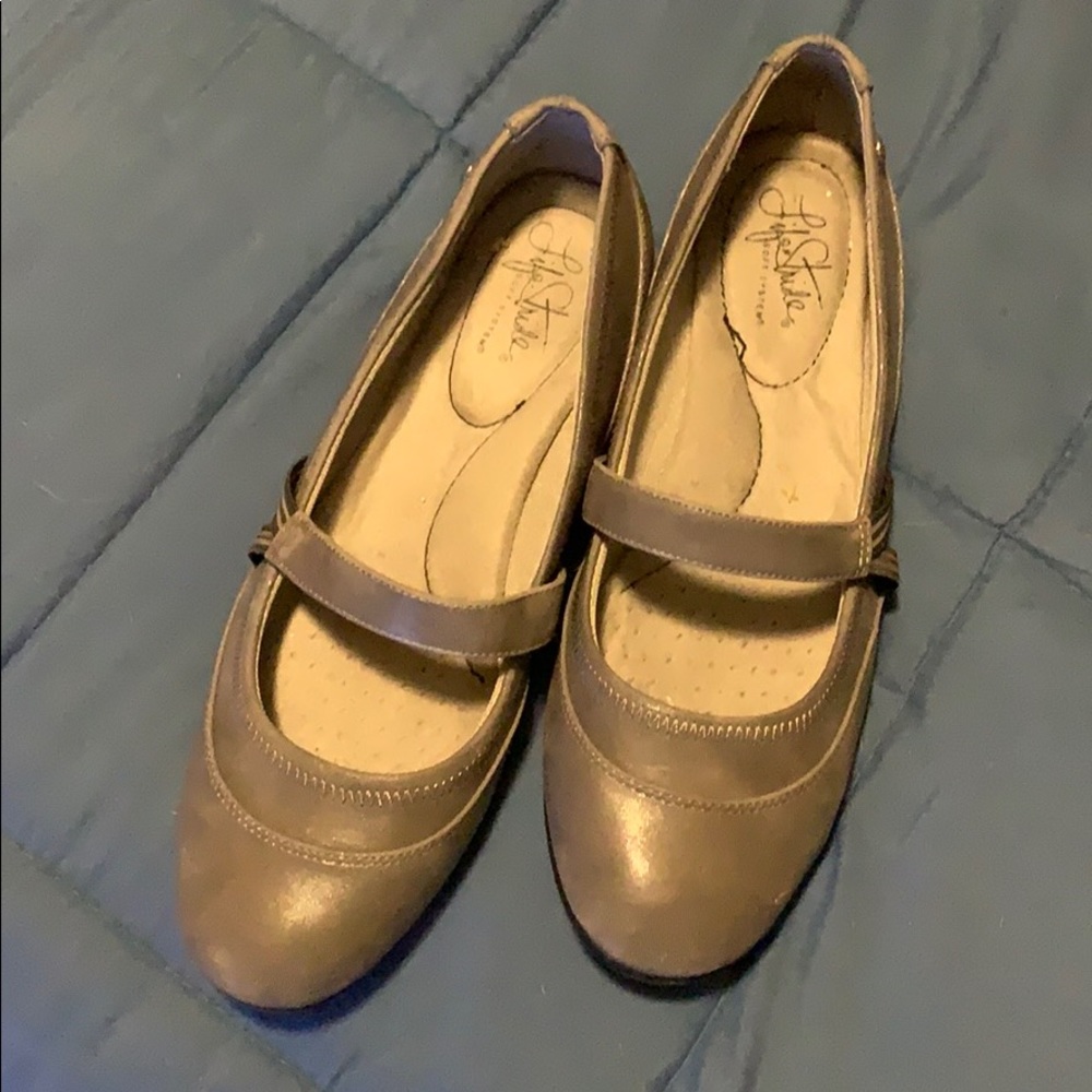 Dress shoes